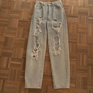 Ripped Straight Leg jeans